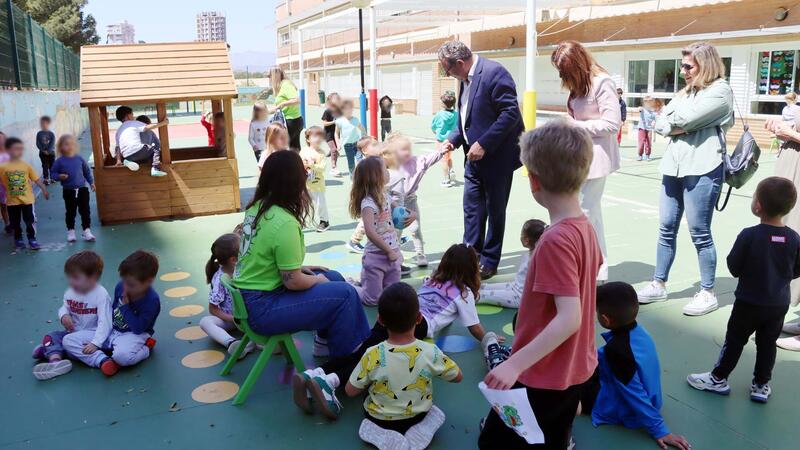 Familias de más de 60 menores hacen uso de la ‘Escuela de Pascua’ de Benidorm para conciliar durante las vacaciones
